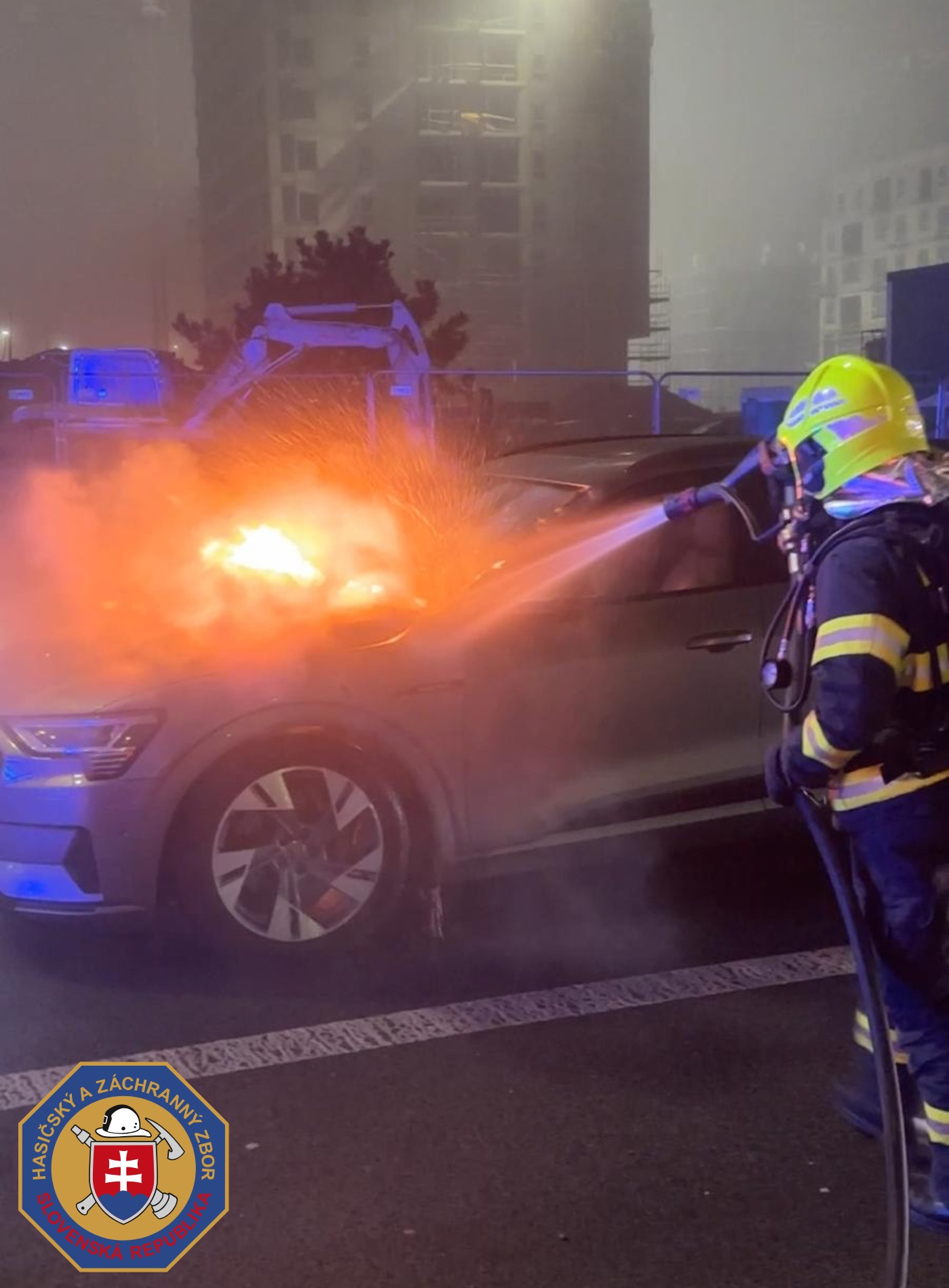 Požiar elektromobilu na Prístavnej ulici v Bratislave