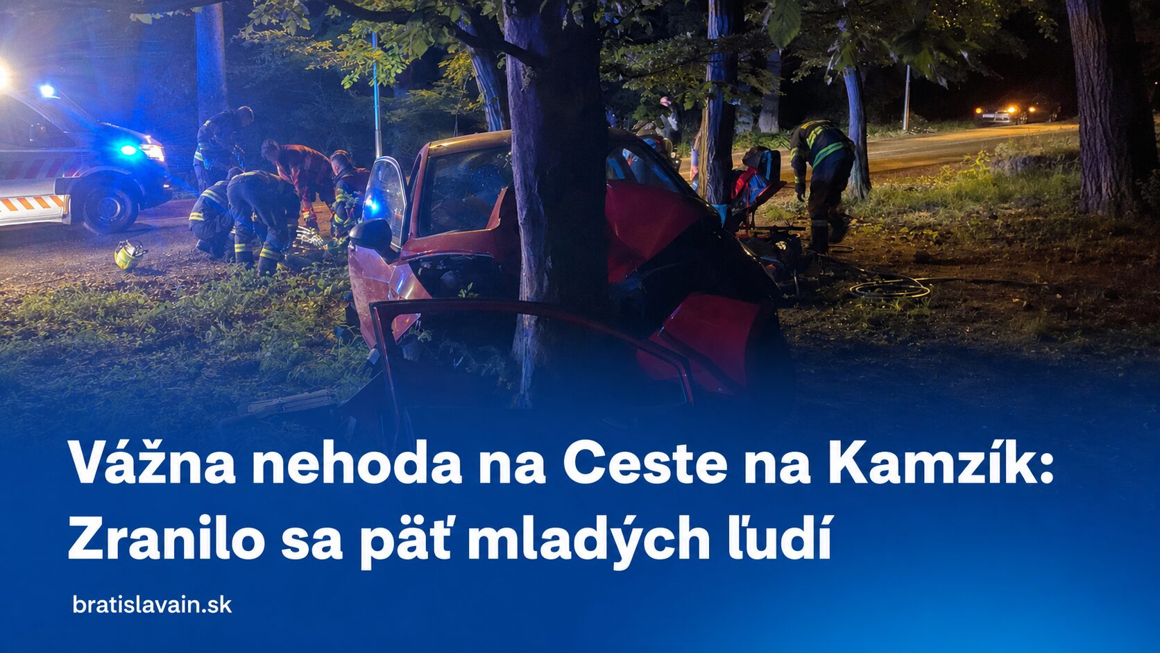 Vážna nočná nehoda v Bratislave: Auto narazilo do stromu, zranilo sa päť mladých ľudí